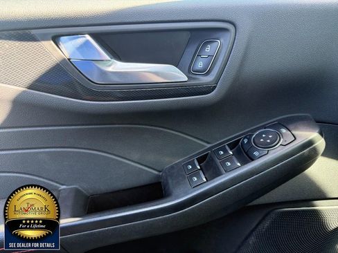 Used 2025 Ford Escape ST-Line AWD/4WD image 8