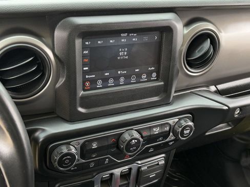 Used 2022 Jeep Wrangler Willys image 22