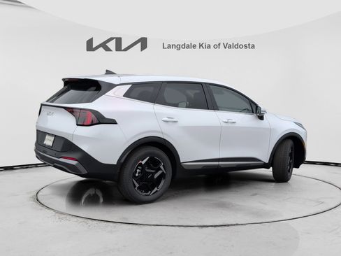 New 2026 Kia Sportage EX FWD image 4