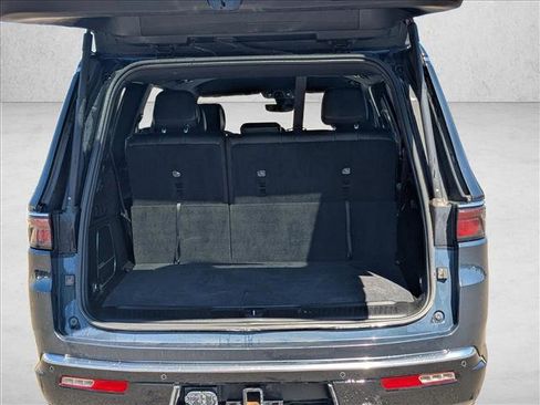 Used 2024 Jeep Wagoneer Series II w/ Flexible Seating Group AWD/4WD image 6
