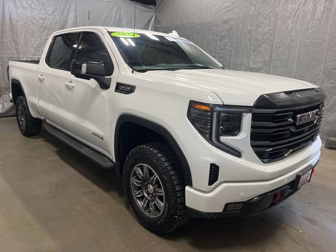 Used 2024 GMC Sierra 1500 AT4 w/ Technology Package AWD/4WD image 1