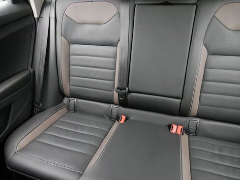 Used 2023 Volkswagen Taos SEL image 12