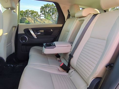 Used 2022 Land Rover Discovery Sport SE image 23