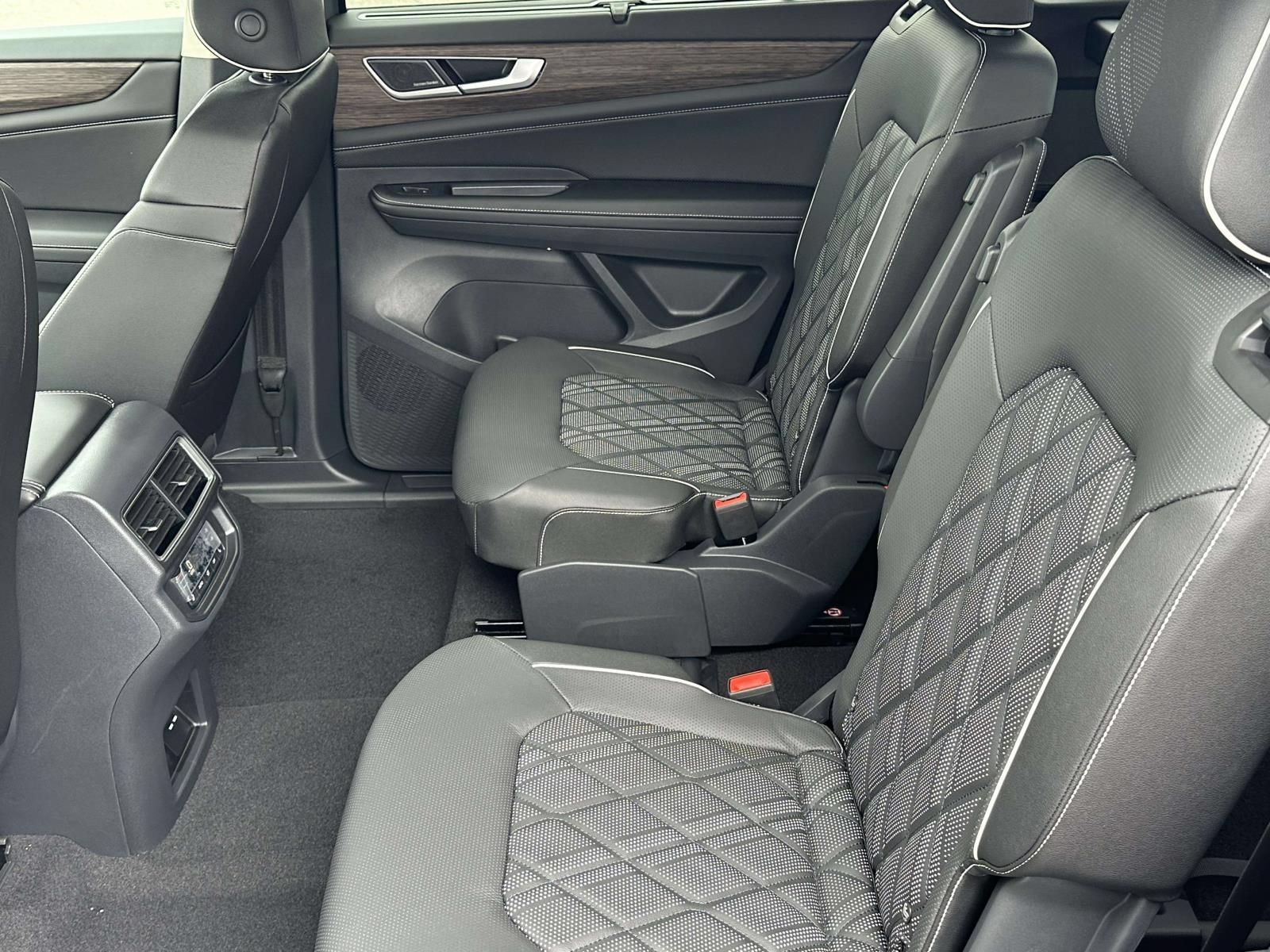 New 2026 Volkswagen Atlas SEL Premium R-Line AWD/4WD image 13