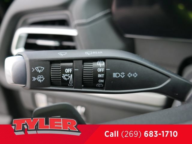New 2026 Chevrolet Traverse LT w/ Driver Confidence Package AWD/4WD image 25