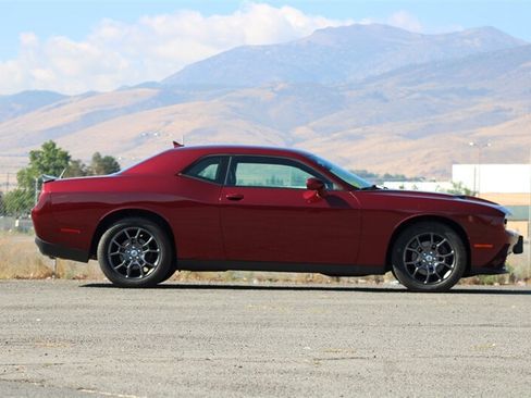 Used 2018 Dodge Challenger GT w/ Driver Convenience Group AWD/4WD image 10