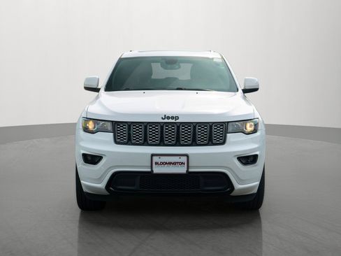 Used 2019 Jeep Grand Cherokee Altitude AWD/4WD image 2
