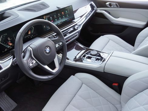 Certified 2024 BMW X5 xDrive40i w/ Premium Package AWD/4WD image 6