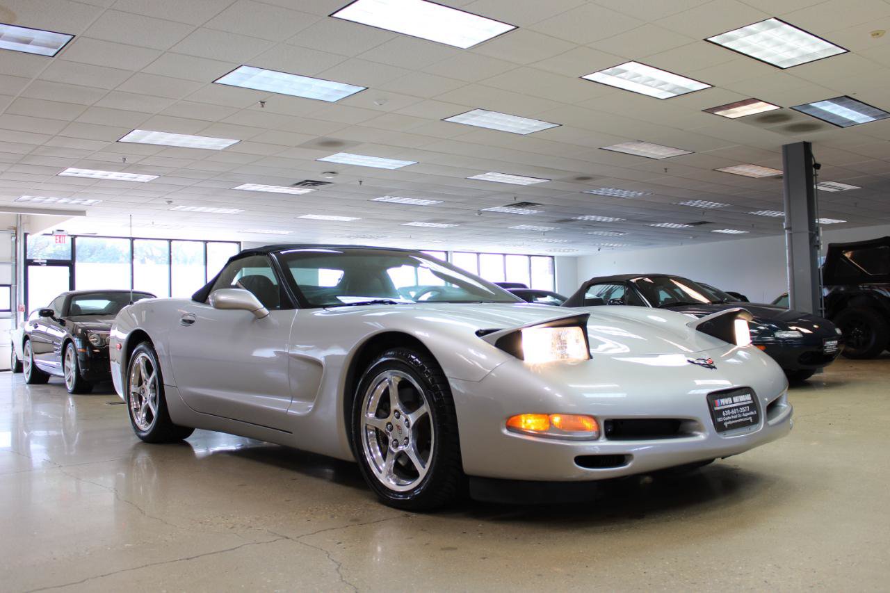 Used 2004 Chevrolet Corvette Convertible w/ Preferred Equipment Group RWD image 2