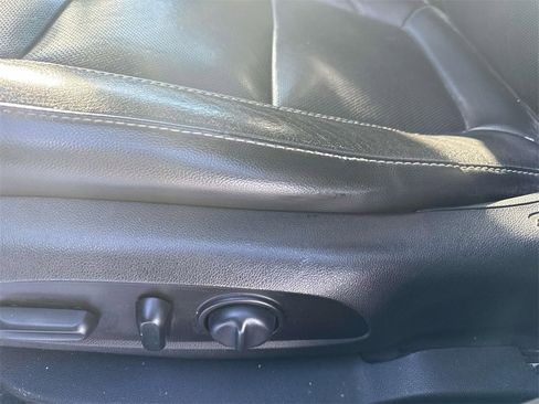 Used 2018 GMC Acadia SLT image 13