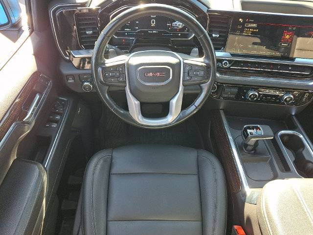 Used 2024 GMC Sierra 1500 Elevation w/ Elevation Premium Package AWD/4WD image 3