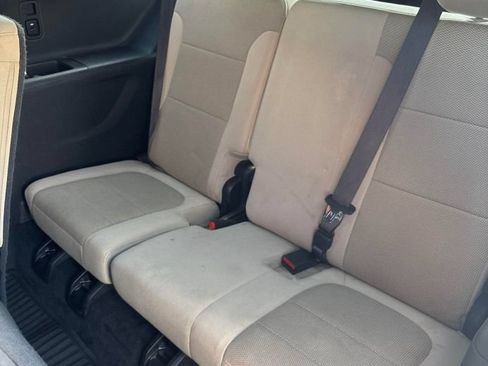Used 2023 Chevrolet Traverse LS FWD image 8