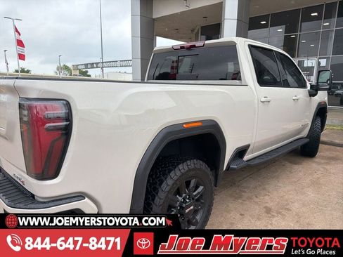 Used 2026 GMC Sierra 2500 AT4 w/ Technology Package image 5