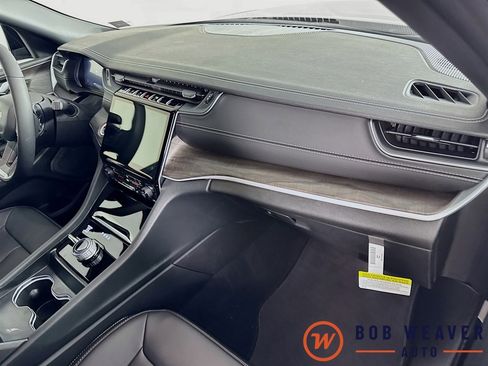 New 2025 Jeep Grand Cherokee L Limited w/ Trailer Tow Package image 32