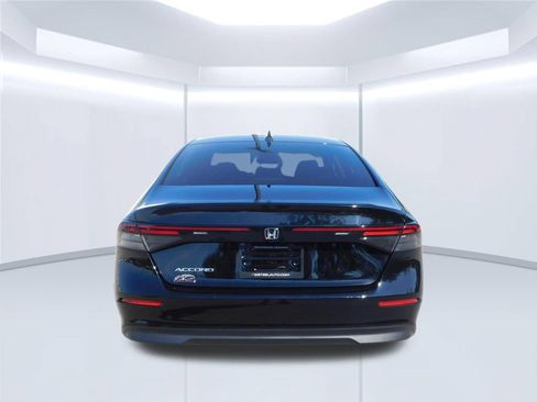 Used 2023 Honda Accord EX image 4
