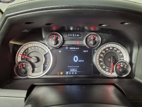 Used 2018 RAM 1500 Laramie RWD image 28
