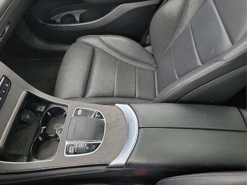 Used 2020 Mercedes-Benz GLC 300 4MATIC image 29