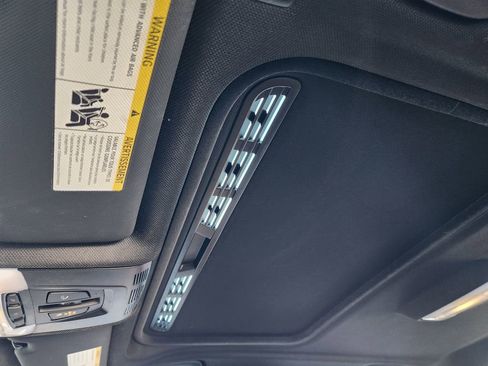 Used 2017 BMW 330i xDrive Sedan image 25