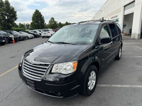 Used 2008 Chrysler Town & Country Touring FWD image 27