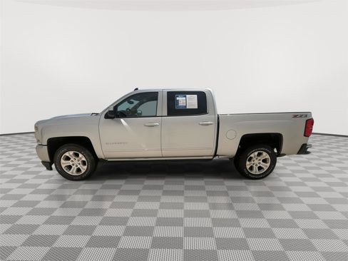 Used 2018 Chevrolet Silverado 1500 LT w/ All Star Edition AWD/4WD image 8