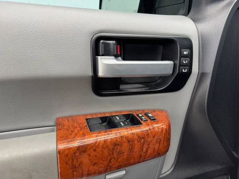 Used 2020 Toyota Sequoia Platinum image 35