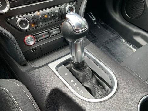 Used 2019 Ford Mustang EcoBoost image 18