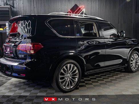 Used 2017 INFINITI QX80 4WD w/ Deluxe Technology Package image 2