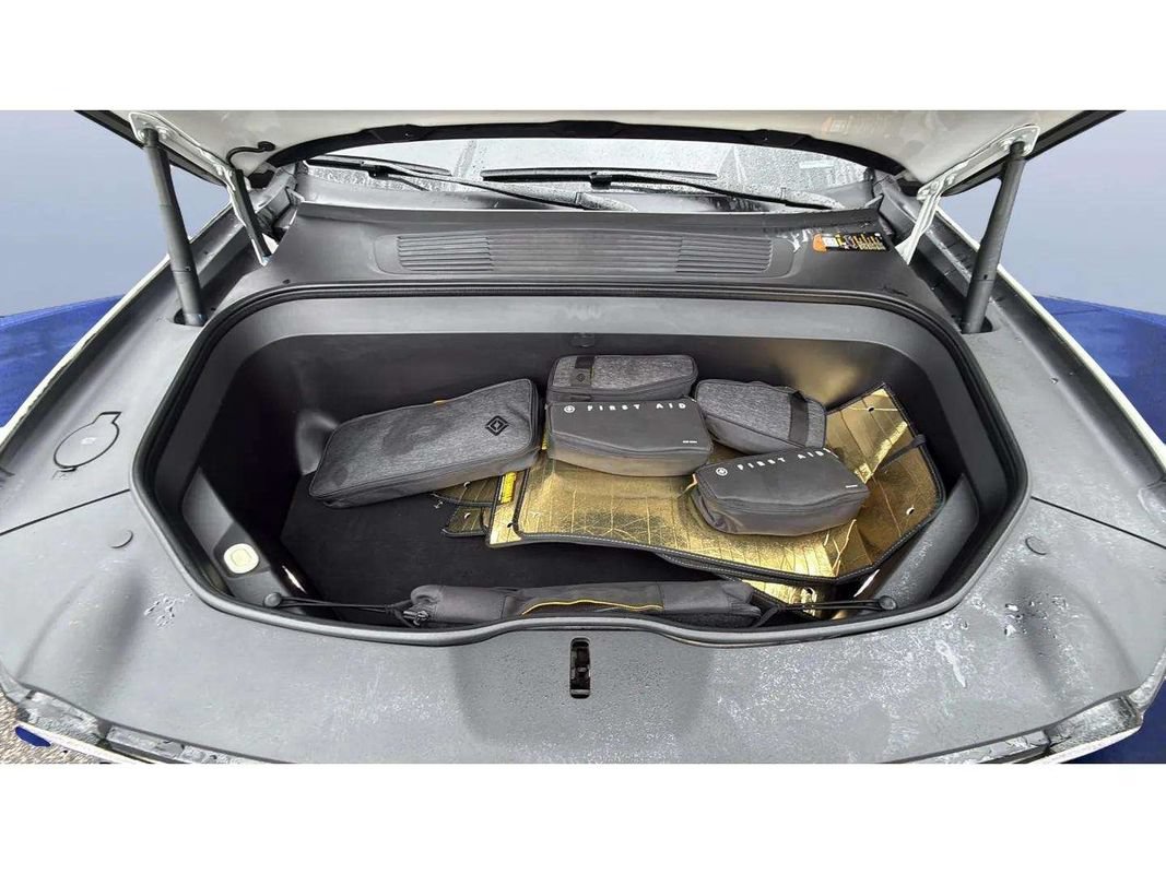 Used 2023 Rivian R1S Adventure Dual AWD/4WD image 15
