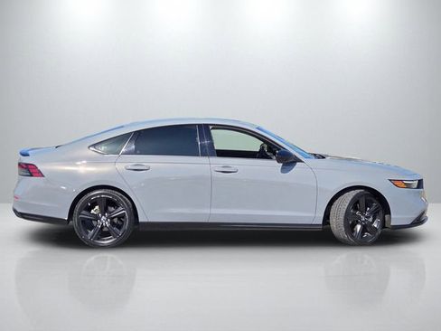 Used 2023 Honda Accord Sport image 3