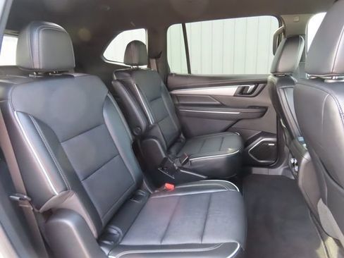 Used 2026 Buick Enclave Preferred AWD/4WD image 29