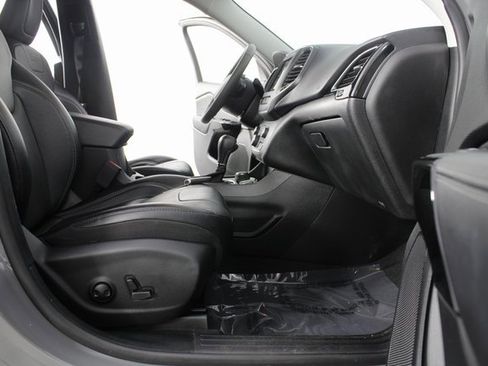 Used 2023 Jeep Cherokee Altitude Lux image 20