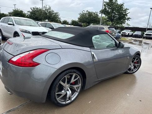 Used 2014 Nissan 370Z Touring w/ Sport Package RWD image 3