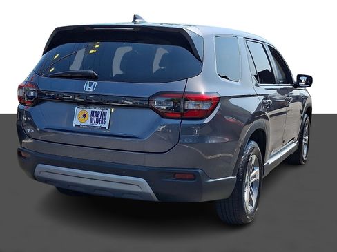 Used 2025 Honda Pilot EX-L image 6