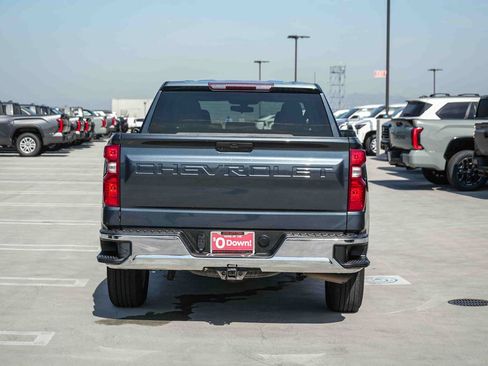 Used 2021 Chevrolet Silverado 1500 LT AWD/4WD image 7