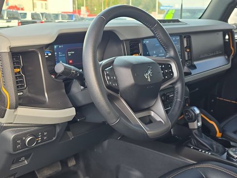 Certified 2022 Ford Bronco Badlands w/ Sasquatch Package image 16