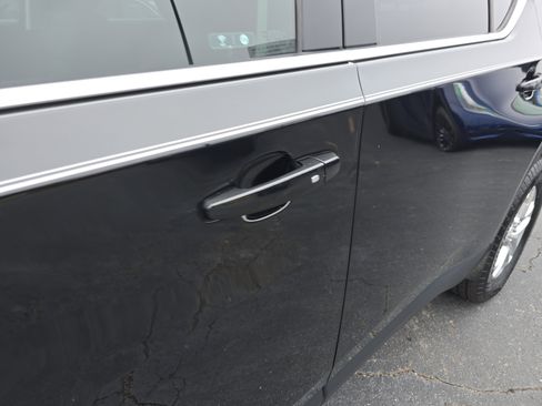 Used 2021 Chevrolet Traverse LS image 13