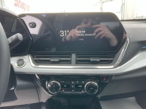 New 2026 Chevrolet Trax LT w/ LT Convenience Package image 16