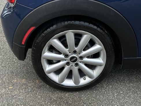 Used 2015 MINI Cooper 2-Door Hardtop image 10