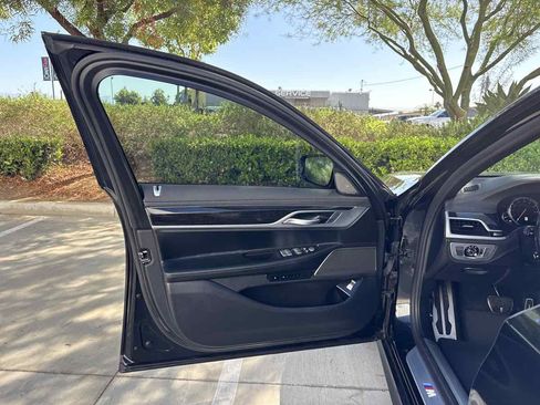 Used 2019 BMW 740i w/ M Sport Package RWD image 21