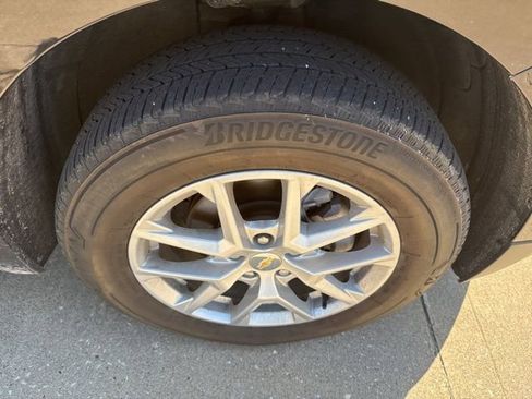 Used 2024 Chevrolet Equinox LT AWD/4WD image 25