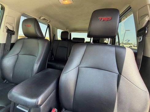 Used 2018 Toyota 4Runner TRD Off-Road Premium AWD/4WD image 12