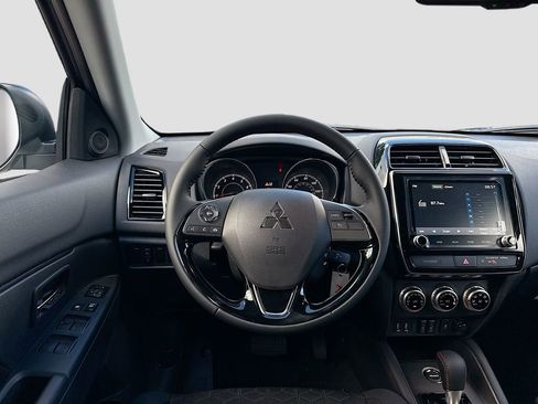 Used 2025 Mitsubishi Outlander Sport LE image 23