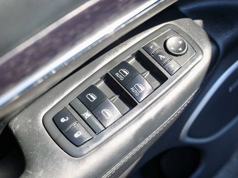 Used 2018 Jeep Grand Cherokee Summit AWD/4WD image 5