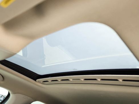 Certified 2022 Volkswagen Passat 2.0T SE FWD image 26