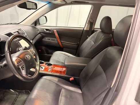 Used 2012 Toyota Highlander Limited w/ Tow Pkg AWD/4WD image 15