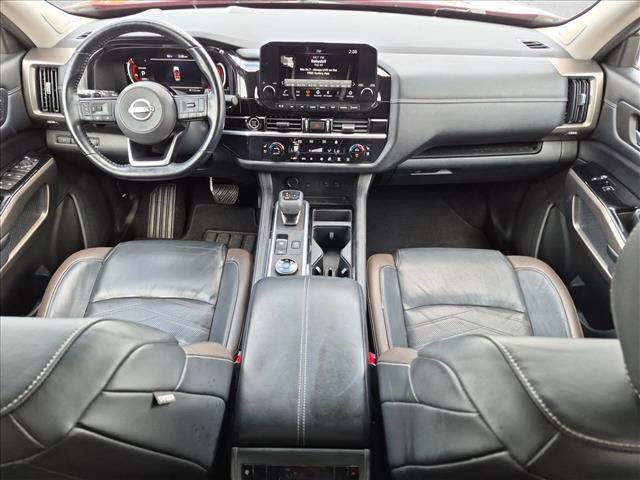 Used 2022 Nissan Pathfinder Platinum w/ Cargo Package AWD/4WD image 16