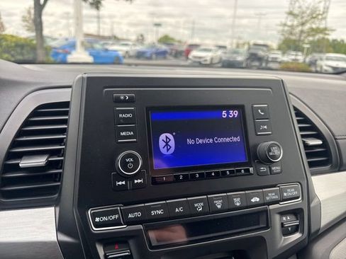 Used 2018 Honda Odyssey LX image 22