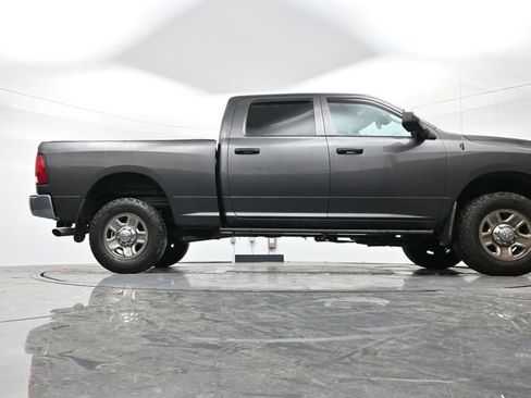 Used 2018 RAM 2500 Tradesman w/ Chrome Appearance Group image 16