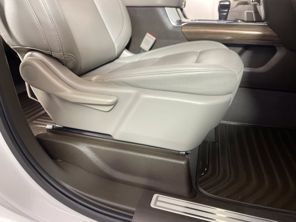 Used 2024 Chevrolet Silverado 1500 LT w/ Leather Package AWD/4WD image 25
