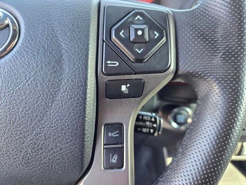 Used 2020 Toyota Tacoma TRD Off-Road AWD/4WD image 18